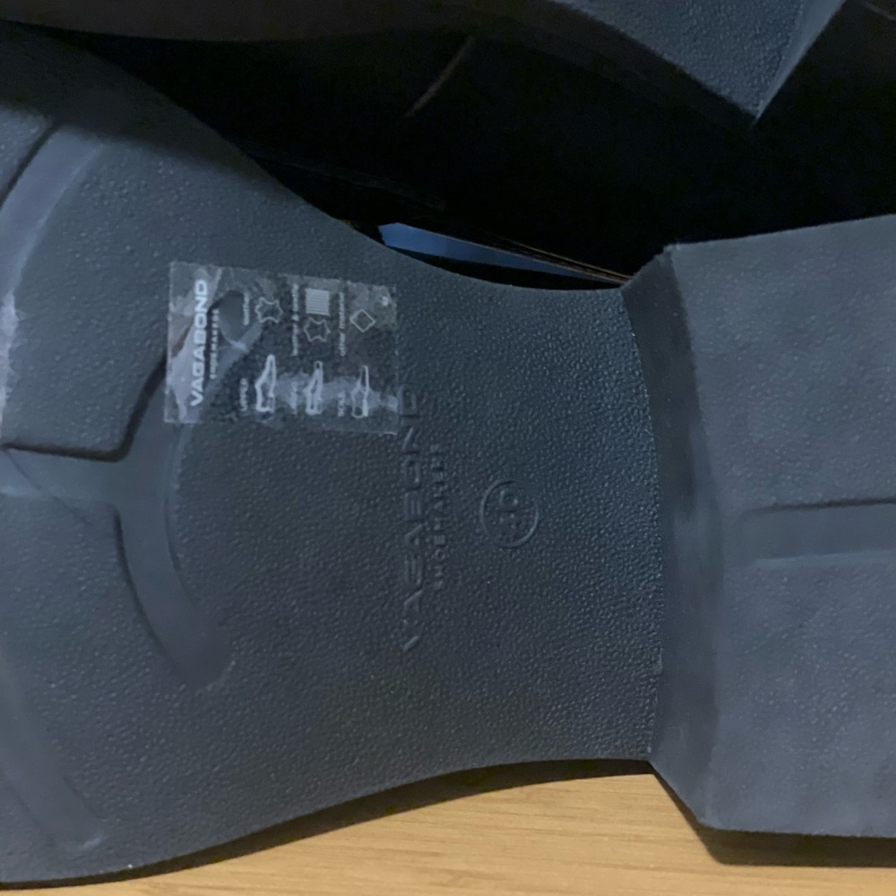 Vagabond Black Dorah Leather Heeled Loafers - Picture 10 of 10